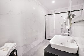 Grand Ani Hotel