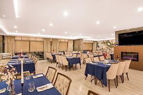 Grand Ani Hotel