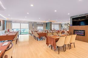 Grand Ani Hotel