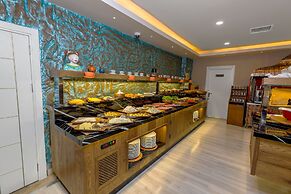 Grand Ani Hotel