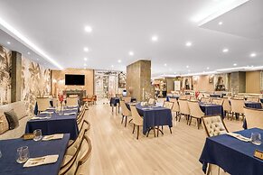 Grand Ani Hotel