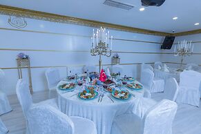 Grand Ani Hotel
