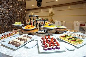 Grand Ani Hotel