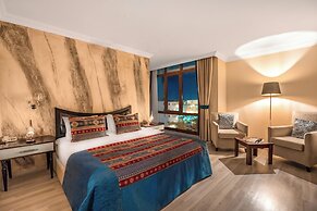 Grand Ani Hotel