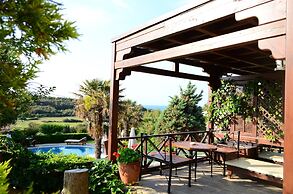 Ada Bacchus Hotel
