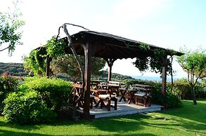 Ada Bacchus Hotel