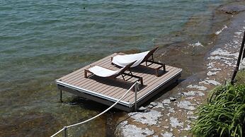 Lakeside Motel