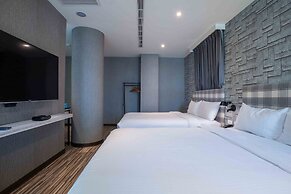 CHECK inn Taichung Ziyou