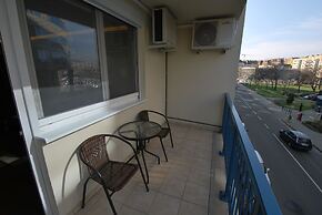 Arpad Bridge Apartments