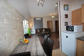 Arpad Bridge Apartments