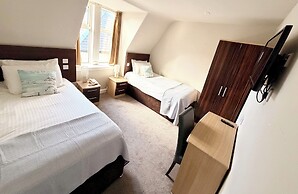 Cullen Bay Hotel