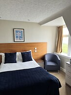 Cullen Bay Hotel