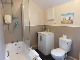 Cullen Bay Hotel