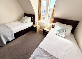 Cullen Bay Hotel