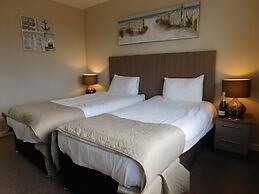 Cullen Bay Hotel
