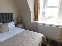 Cullen Bay Hotel