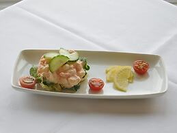 Cullen Bay Hotel