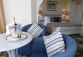 Cullen Bay Hotel