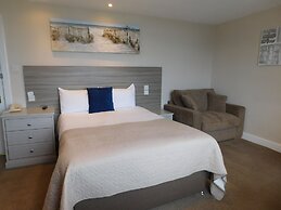 Cullen Bay Hotel