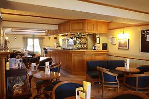 Cullen Bay Hotel