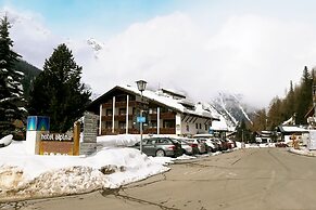 Alpina Mountain Resort