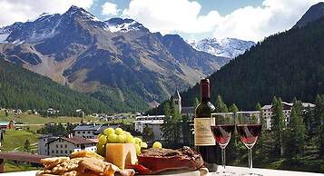 Alpina Mountain Resort