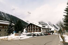 Alpina Mountain Resort