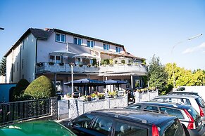 Pension & Restaurant La Amalia