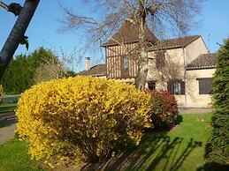 Les Sureaux