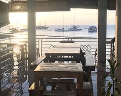 Bajo Sunset Hostel