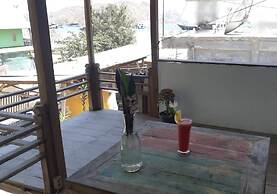 Bajo Sunset Hostel