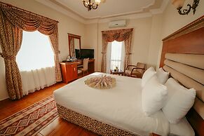 Yay Grand Hotel