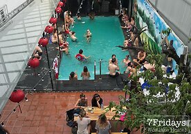 7Fridays Westlake Hostel