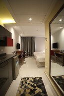 The Ray Hotel & Studios
