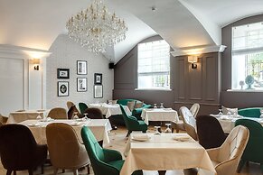 Volkov Hotel