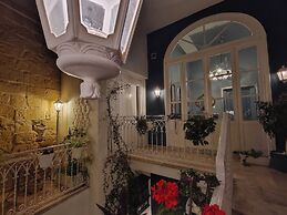 Julina Boutique Living