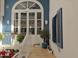Julina Boutique Living
