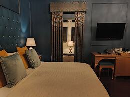 Julina Boutique Living