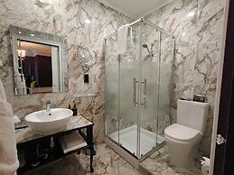 Julina Boutique Living