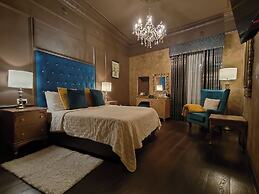 Julina Boutique Living