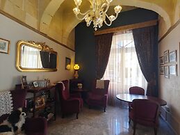 Julina Boutique Living