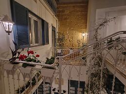 Julina Boutique Living