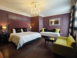 Julina Boutique Living