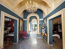Julina Boutique Living