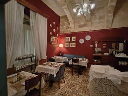 Julina Boutique Living