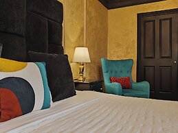 Julina Boutique Living