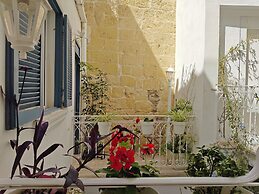 Julina Boutique Living
