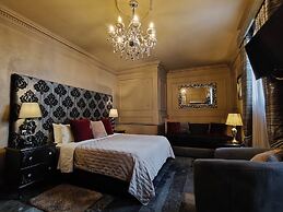 Julina Boutique Living