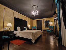Julina Boutique Living
