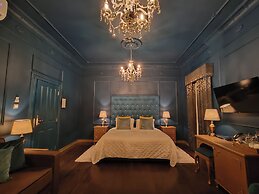 Julina Boutique Living